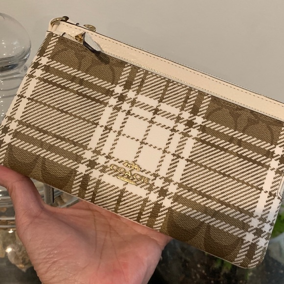 Coach Double zipped wristlet-BNWT - Picture 4 of 9